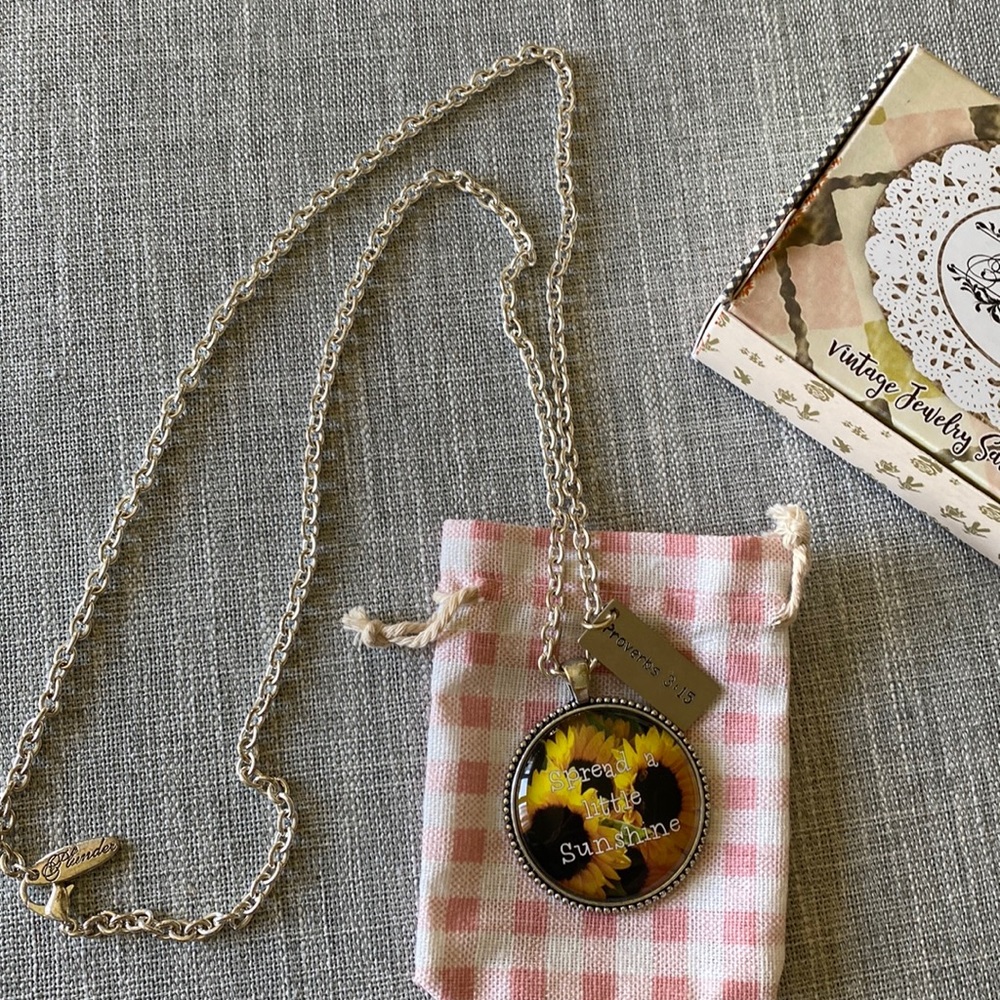 Plunder Jewelry sunflower necklace